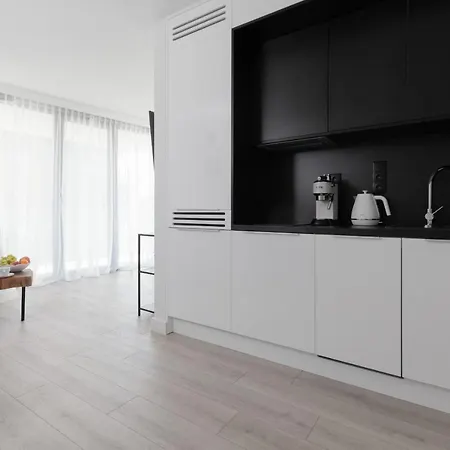 Apartment Apartment *